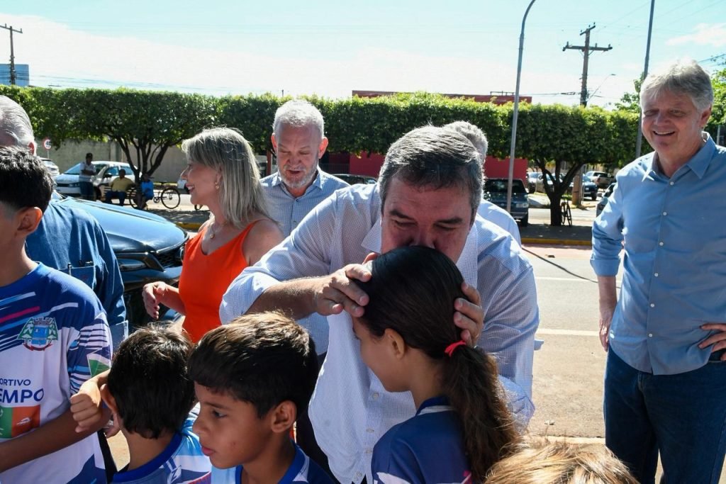 Água Clara em festa: Governo do Estado entrega novas moradias e dá início a obra na MS-324