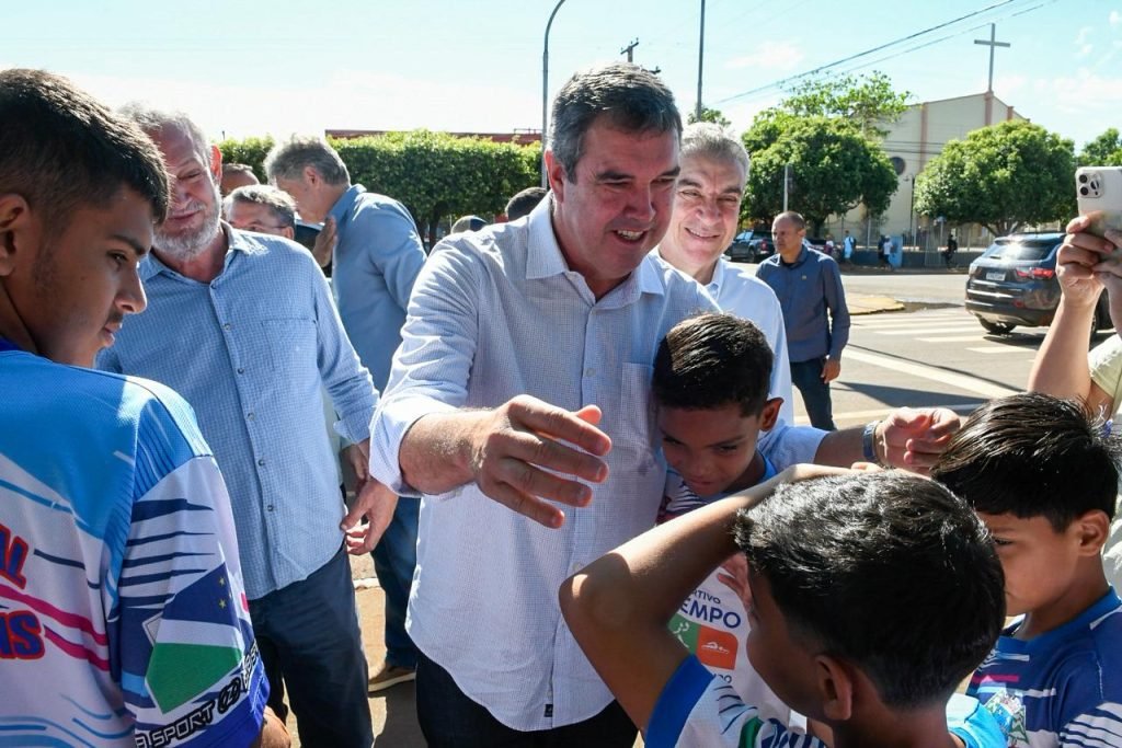 Água Clara em festa: Governo do Estado entrega novas moradias e dá início a obra na MS-324