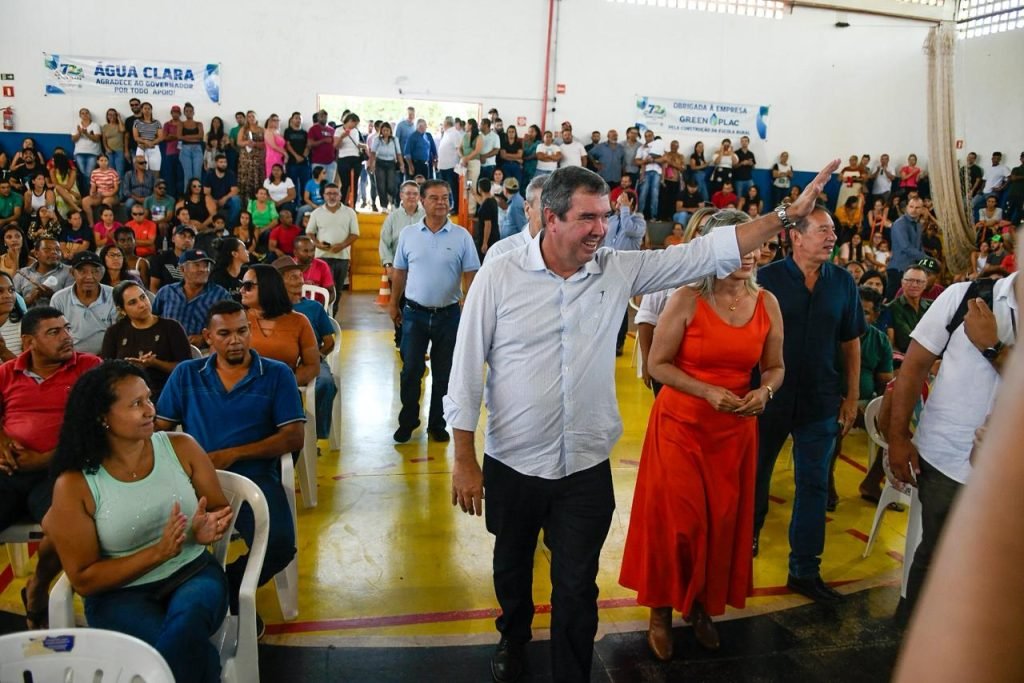 Água Clara em festa: Governo do Estado entrega novas moradias e dá início a obra na MS-324