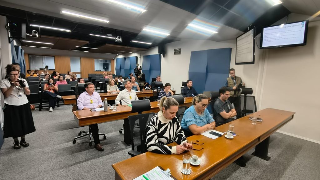 Prestação de contas mostra avanço da regionalização, obras estratégicas e saúde digital em MS