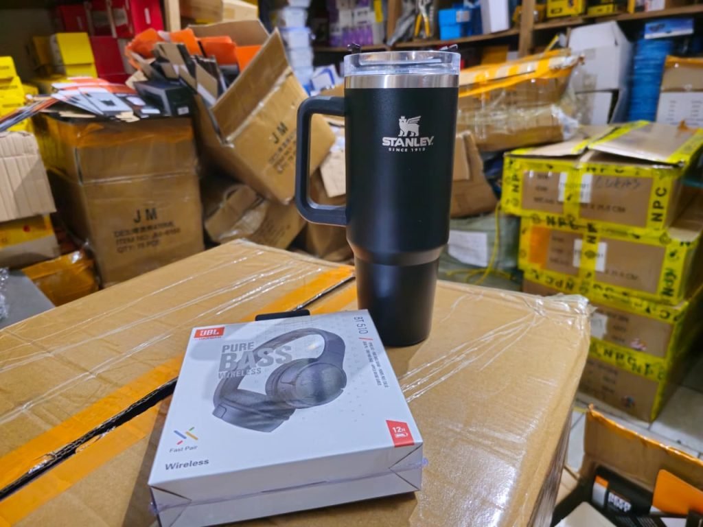 Operação apreende produtos falsificados em duas lojas de Campo Grande
