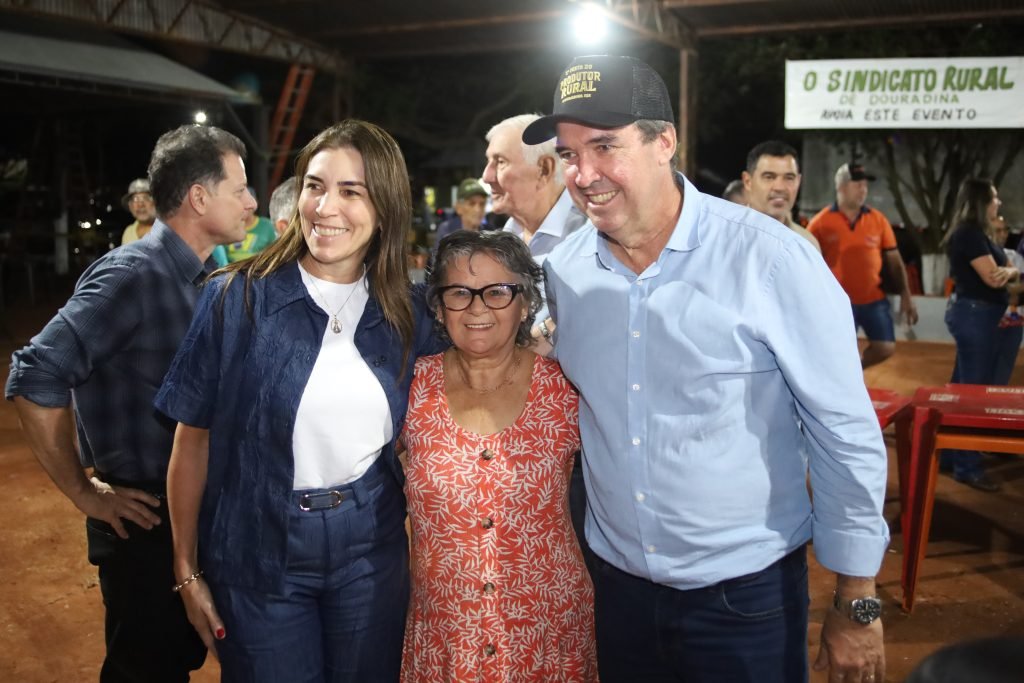 Governo de MS acompanha reta final da pavimentação no distrito de Bocajá, em Douradina
