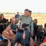 Na região norte de MS, governador celebra aniversário de Sonora e autoriza obras de habitação e asfalto