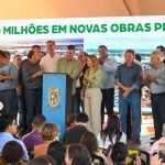 Na região norte de MS, governador celebra aniversário de Sonora e autoriza obras de habitação e asfalto