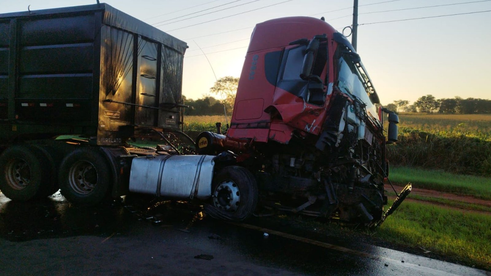 Motorista embriagado invade pista contrária e provoca acidente na MS-480