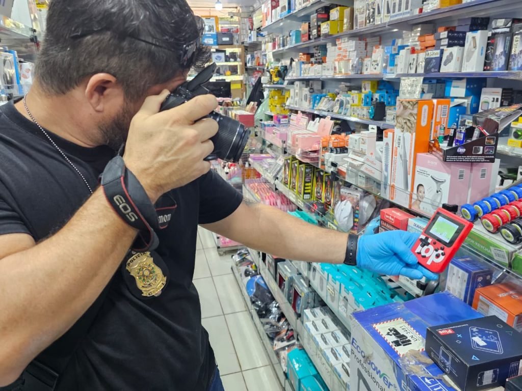Operação apreende produtos falsificados em duas lojas de Campo Grande