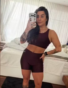 Lauana Prado revela perda de 12 kg após parto e se prepara para voltar aos palcos