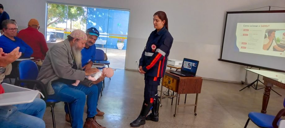 Motoristas da SMAS encerram projeto de capacitação com treinamento do SAMU
