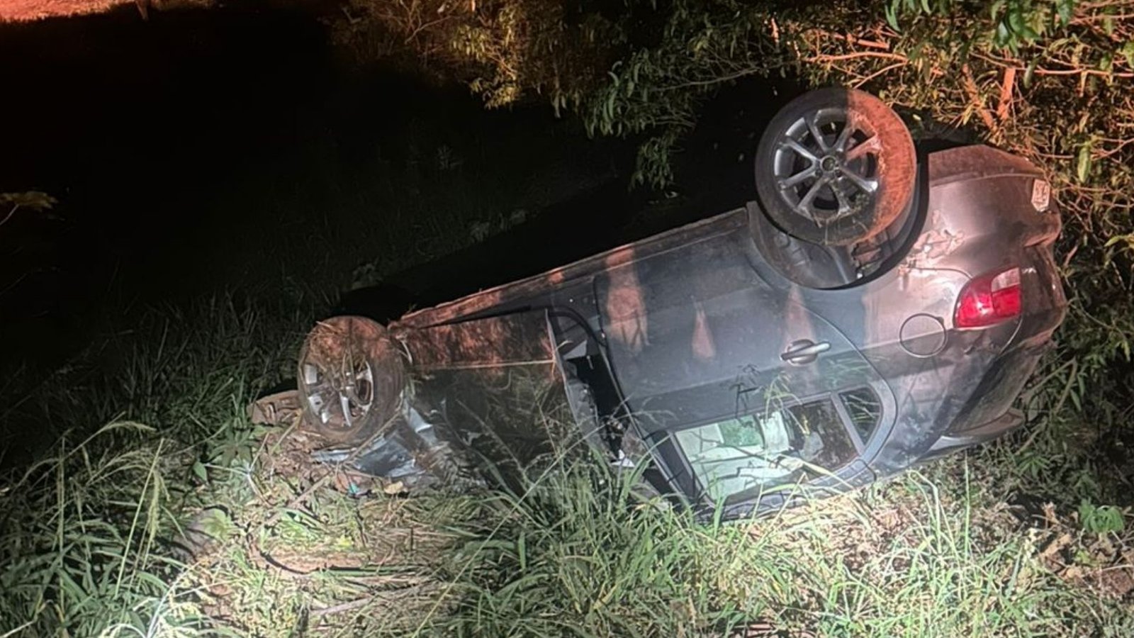 Jovens morrem em acidente envolvendo carro e moto na BR-163 