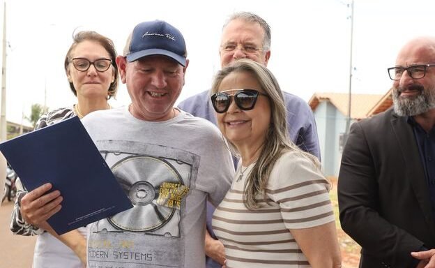 Emoção marca entrega das casas da "Vila dos Sonhos" em Ponta Porã