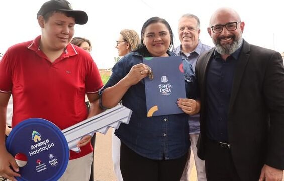Emoção marca entrega das casas da "Vila dos Sonhos" em Ponta Porã