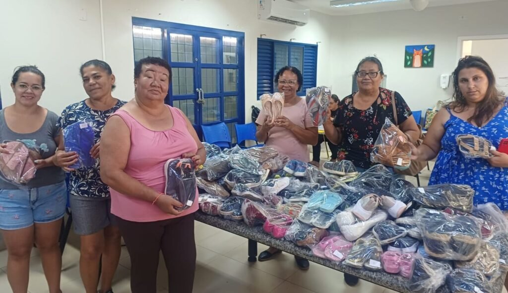 Campanha “O Seu Pezinho Virou Pezão” arrecada 504 pares de calçados para alunos e famílias da APAE/CG